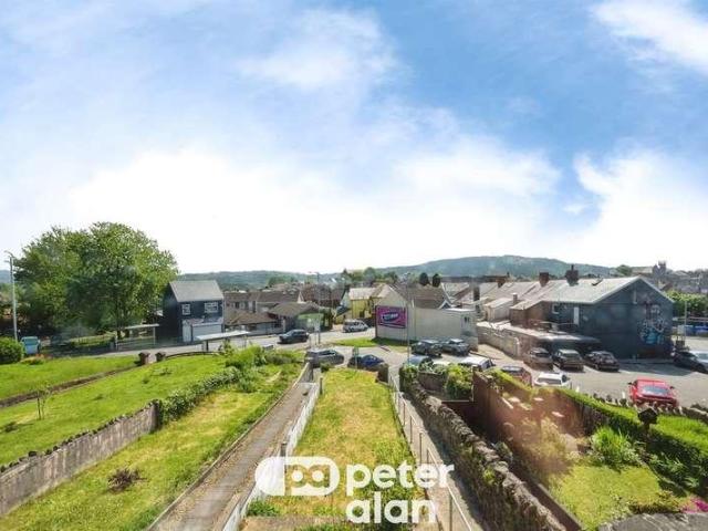 House for sale in Mynyddbach, Nangreaves