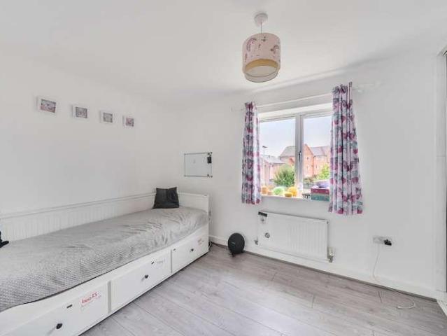 House for sale in Dunstable, Central Bedfordshire