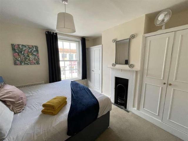 House for sale in Wyndham Park, Salisbury