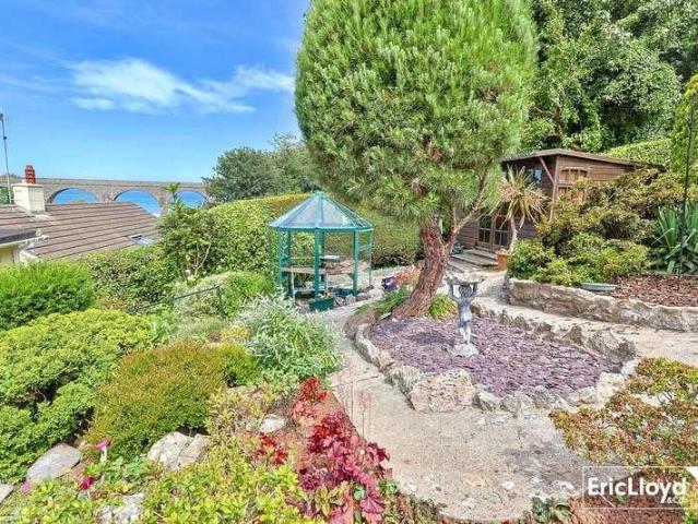 House for sale in Broadsands, Galmpton