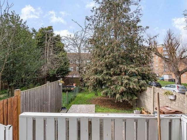 House for sale in Thames View, Greater London
