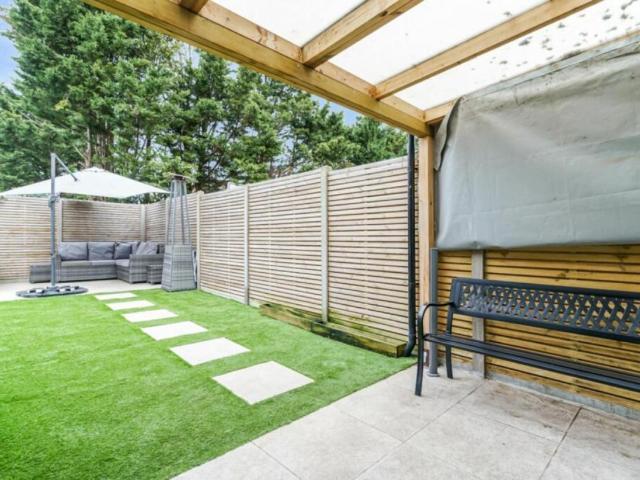 House for sale in Hayes, Greater London