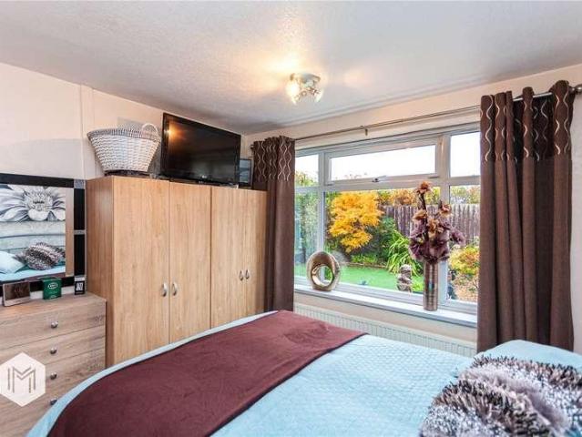 House for sale in Bradshaw, Lee Bank