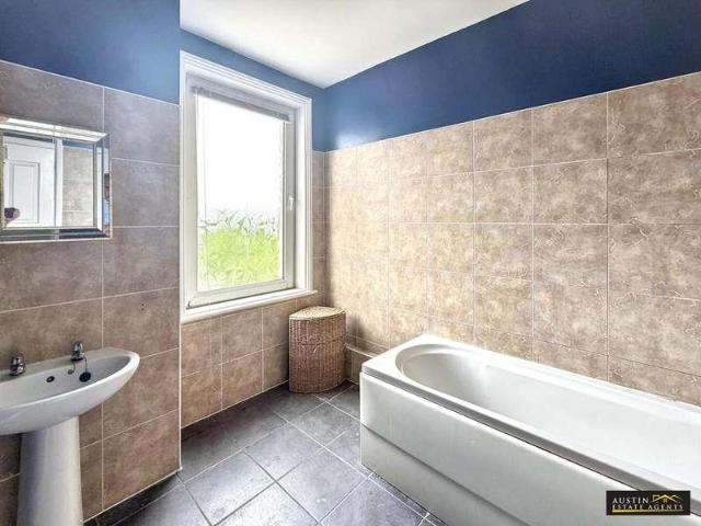 House for sale in Wyke Regis, Weymouth