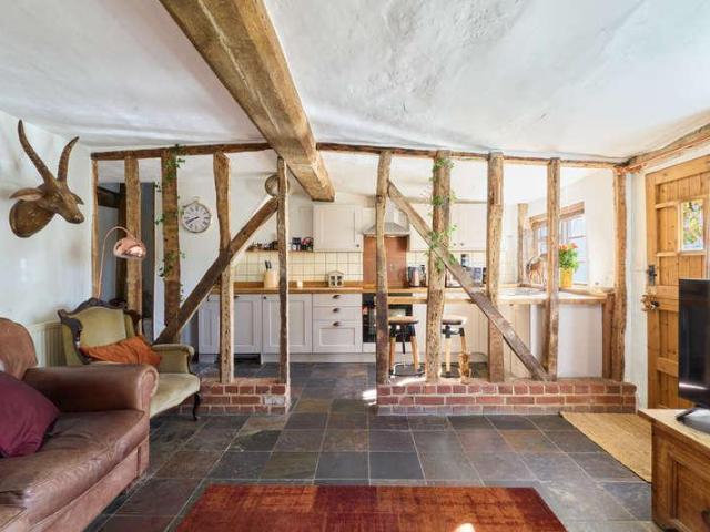 House for sale in Woodditton, Barway