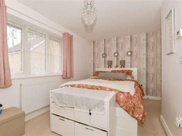 House for sale in Codmore Hill, Horsham