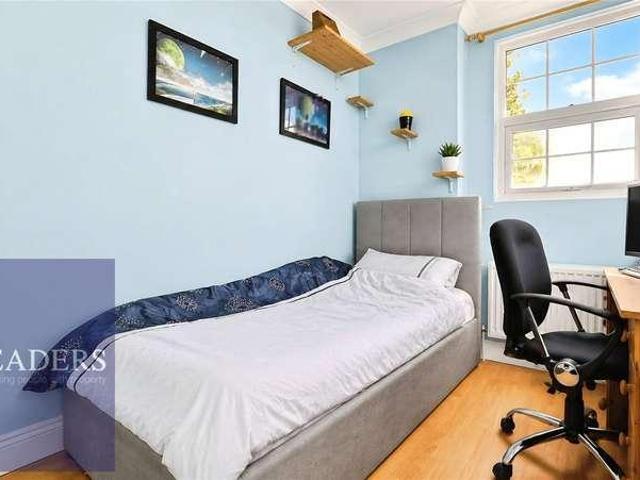 House for sale in Chipping Hill, Essex