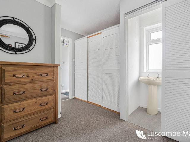 House for sale in Follaton, Strode