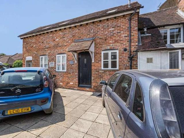 House for sale in Fole, Surrey