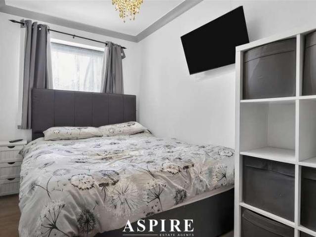 House for sale in North Shoebury, Alton Barnes