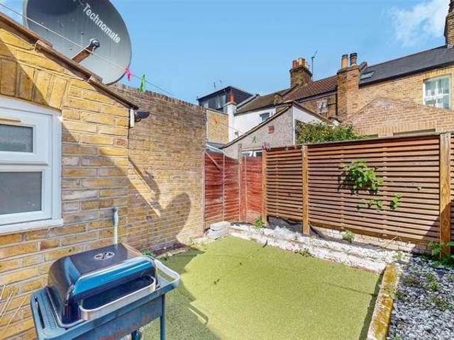 House for sale in Stratford Marsh, Greater London