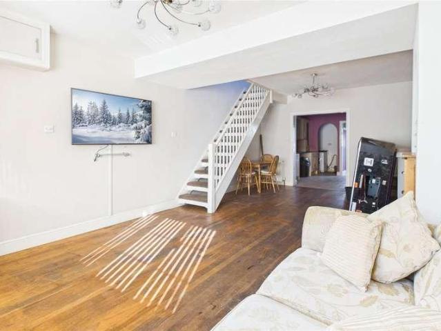 House for sale in Gorse Hill, Swindon