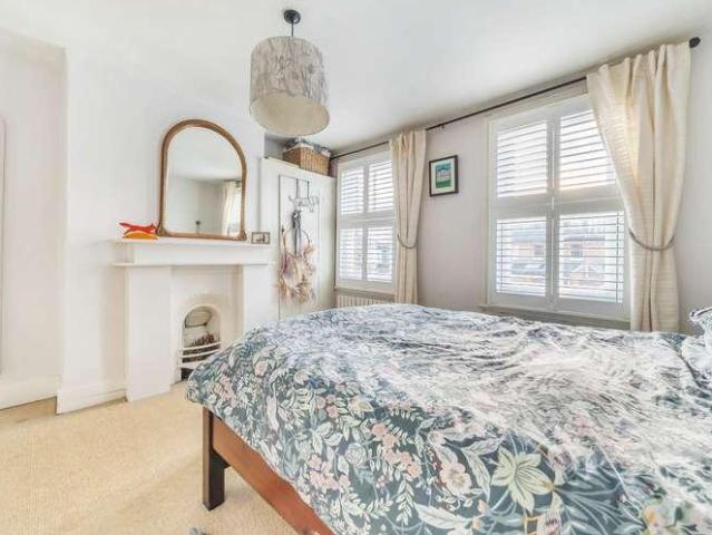House for sale in Teddington, Strawberry Hill