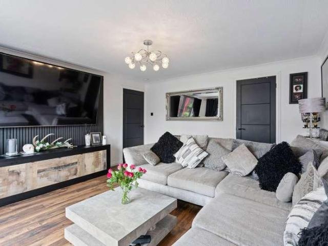House for sale in Dedridge