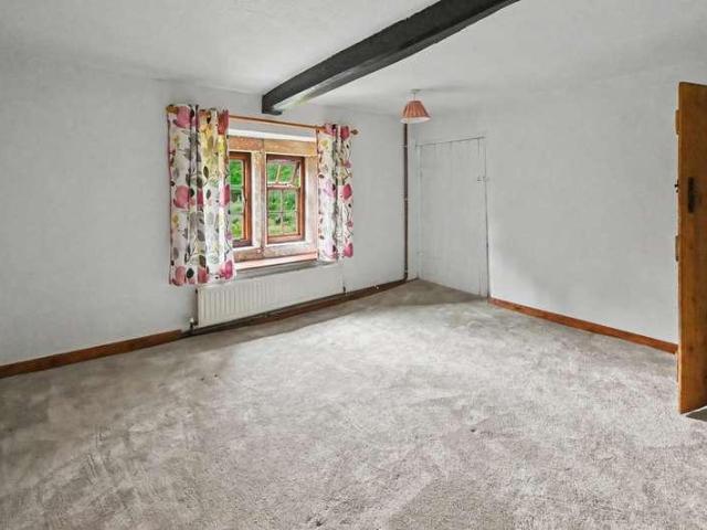 House for sale in Froggatt, East Midlands