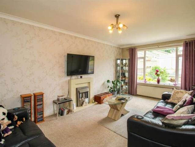 House for sale in Dewsbury, West Yorkshire