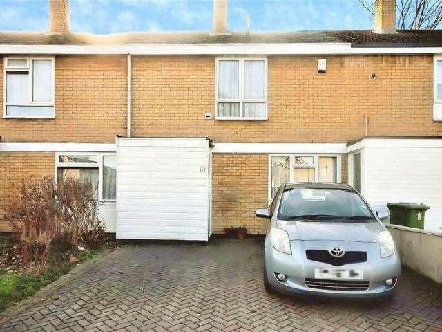 House for sale in Lee Chapel, Essex