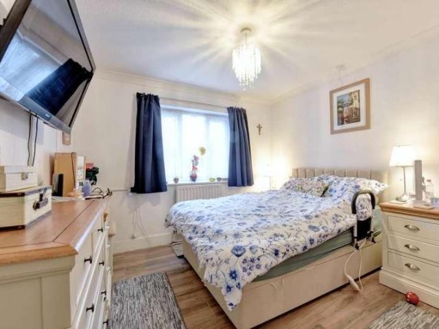 House for sale in Henley-on-Thames, Berrick Salome