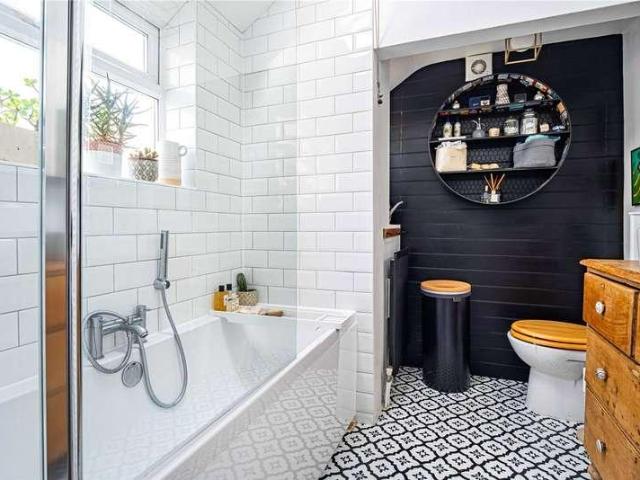 House for sale in Ashlyns Estate, Pouchen End