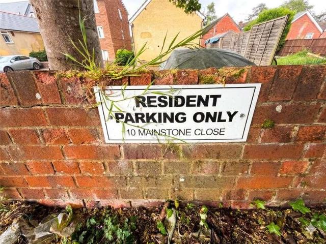 House for sale in Mindenhurst, Heol-las