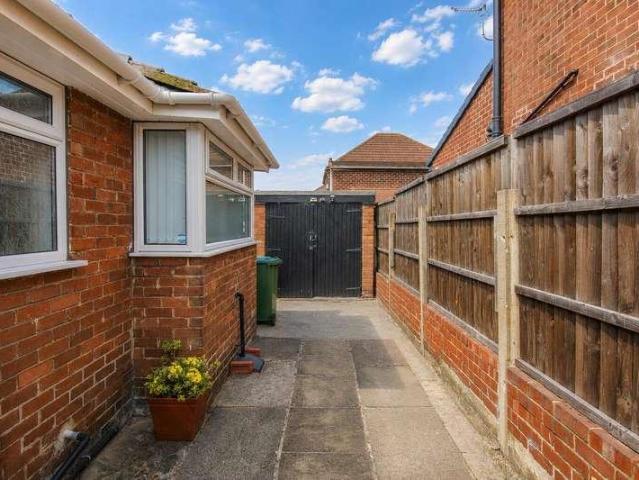 House for sale in Woolgreaves, West Yorkshire