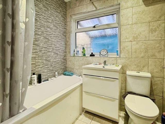 House for sale in Dale Hill, Essex