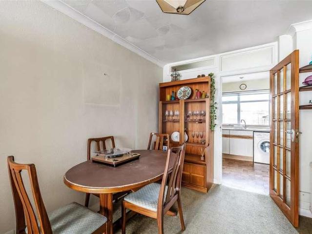 House for sale in Oxted, Hillview