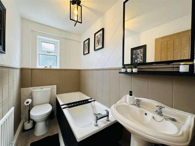 House for sale in Barmby On The Marsh, East Riding Of Yorkshire