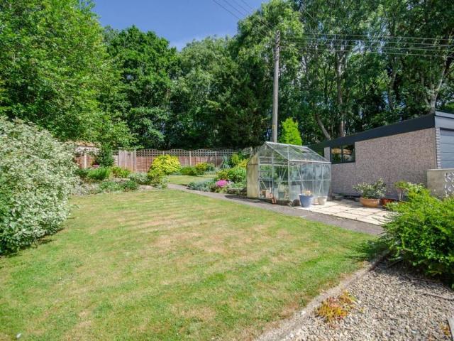 House for sale in Kingswood