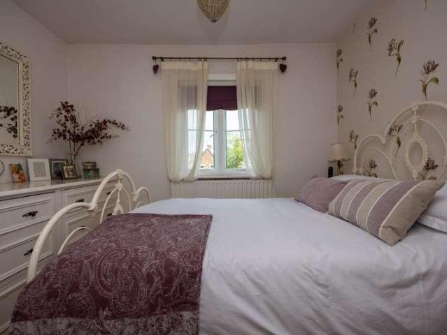 House for sale in Boxgrove, Guildford