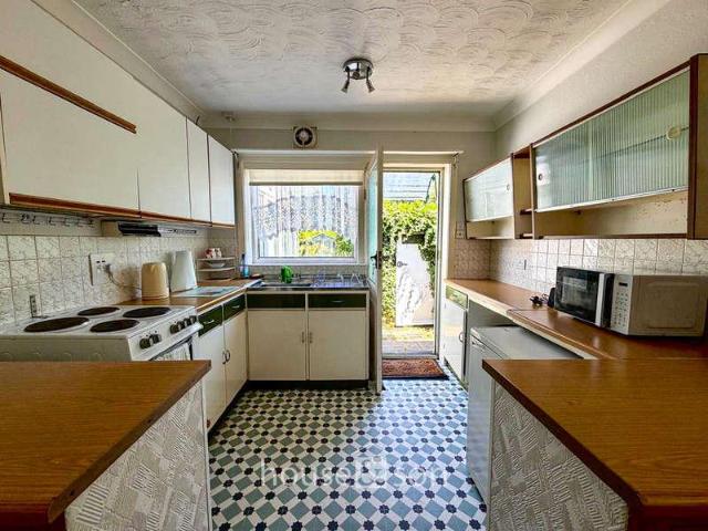 House for sale in Holdenhurst, Bournemouth