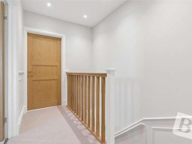 House for sale in Upminster Bridge, Greater London