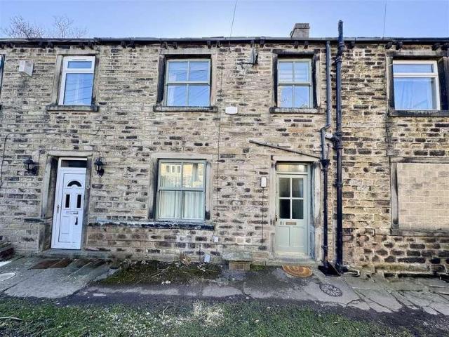 House for sale in Almondbury, West Yorkshire
