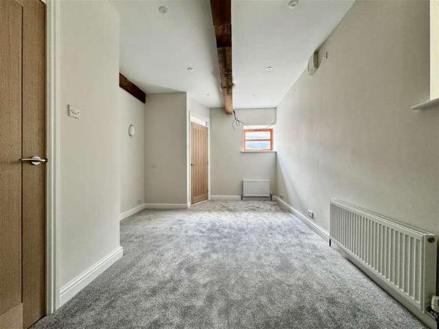 House for sale in Huddersfield, West Yorkshire
