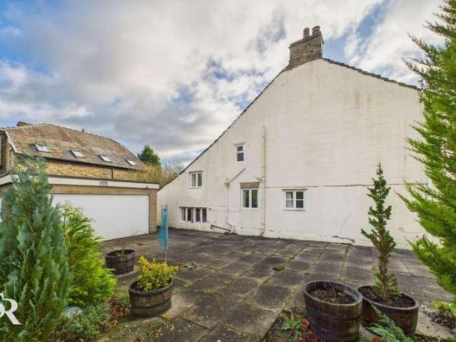 House for sale in Charlesworth, East Midlands