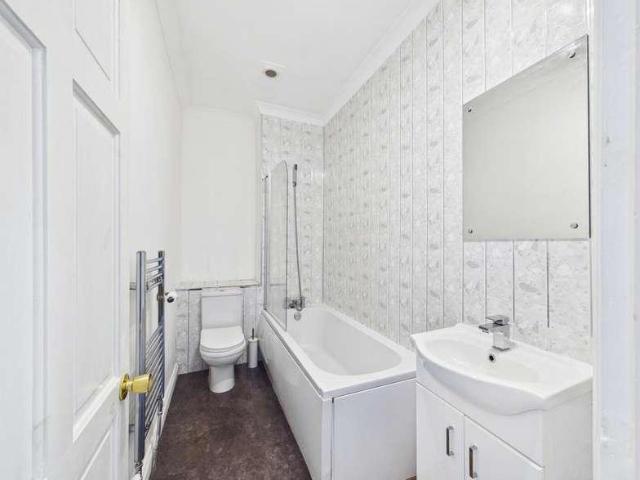 House for sale in Glasshoughton, Castleford