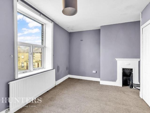 House for sale in Caldermoor, Burnedge