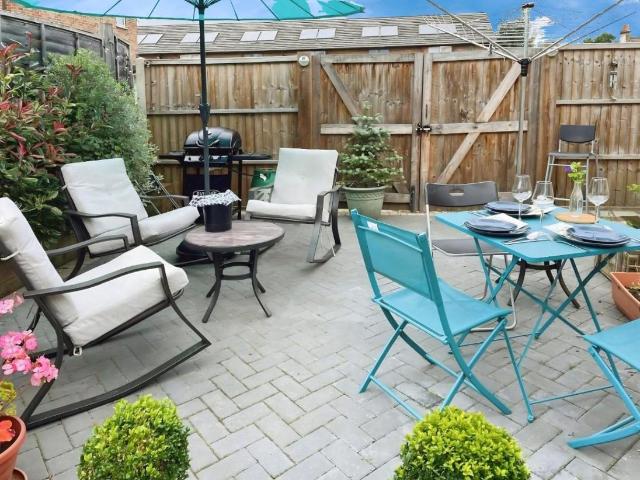 House for sale in The Wrythe, Greater London