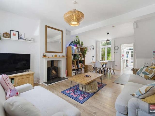 House for sale in Knowle Green, Lower Halliford