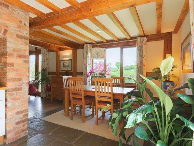 House for sale in Trefeglwys