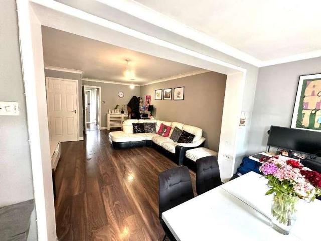 House for sale in Ramsden, Greater London