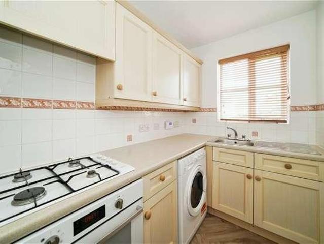 House for sale in Hatching Green, Five Acres