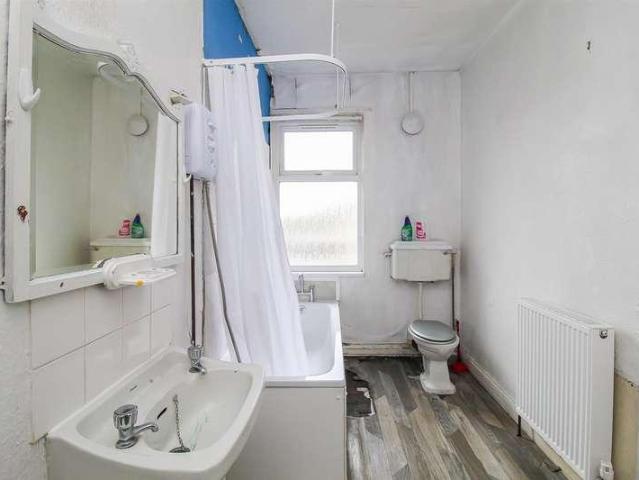 House for sale in Heath, West Yorkshire