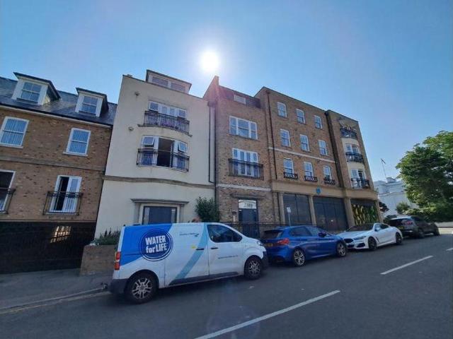 House for sale in Upton, Acol
