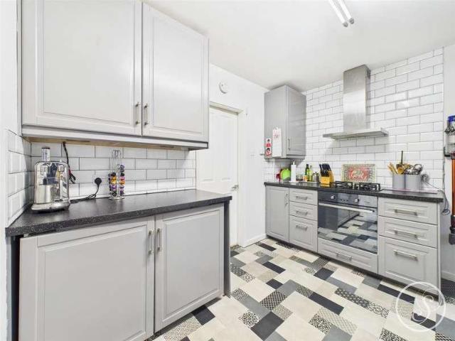 House for sale in Hill Top, Leeds