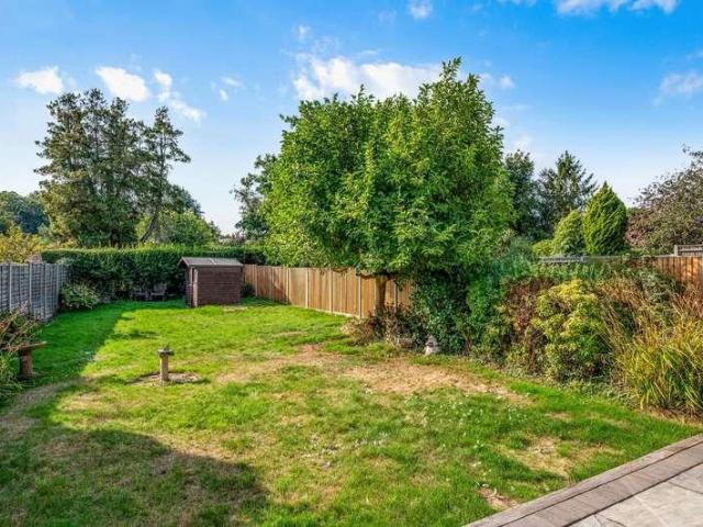 House for sale in Burgh Heath, Reigate and Banstead
