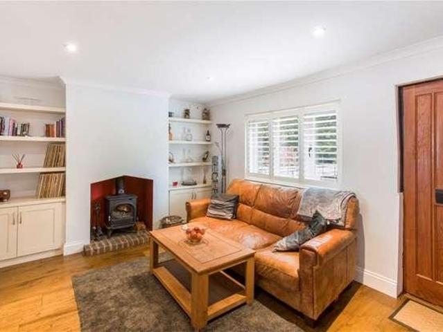 House for sale in Hatching Green, Five Acres