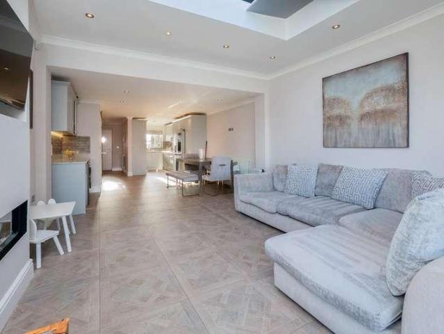 House for sale in Alderminster, Warwickshire