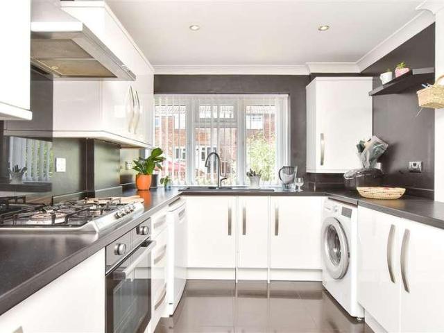 House for sale in Chatham