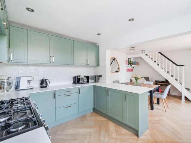House for sale in Woodcote, Epsom